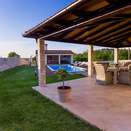 Luxurious In Labin With Pool * Martinski