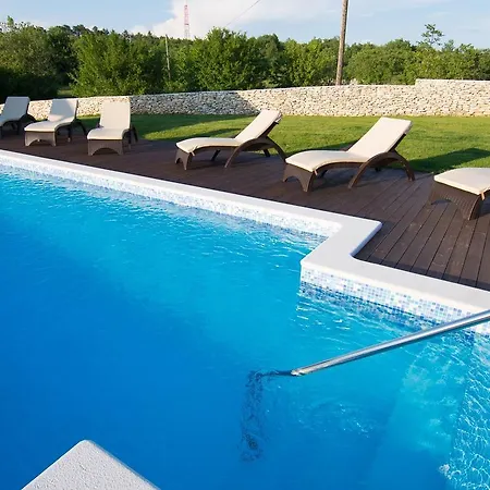 Luxurious In Labin With Pool