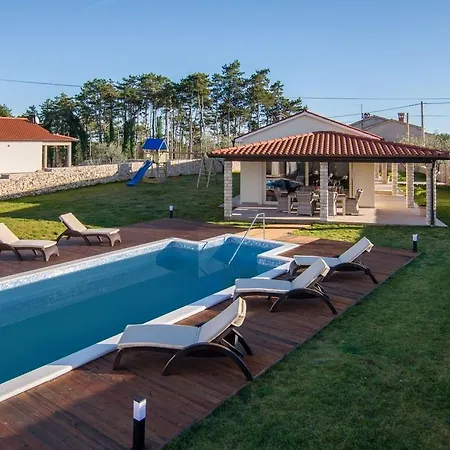 Luxurious In Labin With Pool Villa *