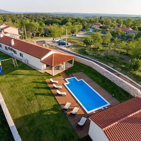 Luxurious In Labin With Pool Villa Martinski