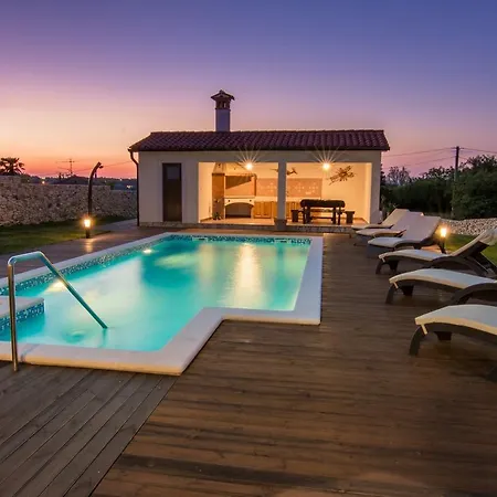 Villa Luxurious In Labin With Pool *