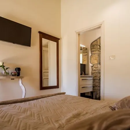 Villa Luxurious In Labin With Pool
