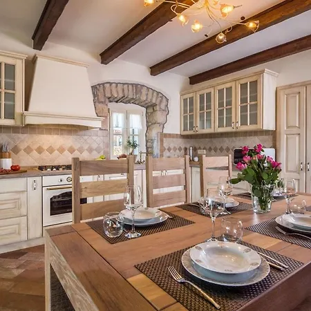 Luxurious In Labin With Pool Villa